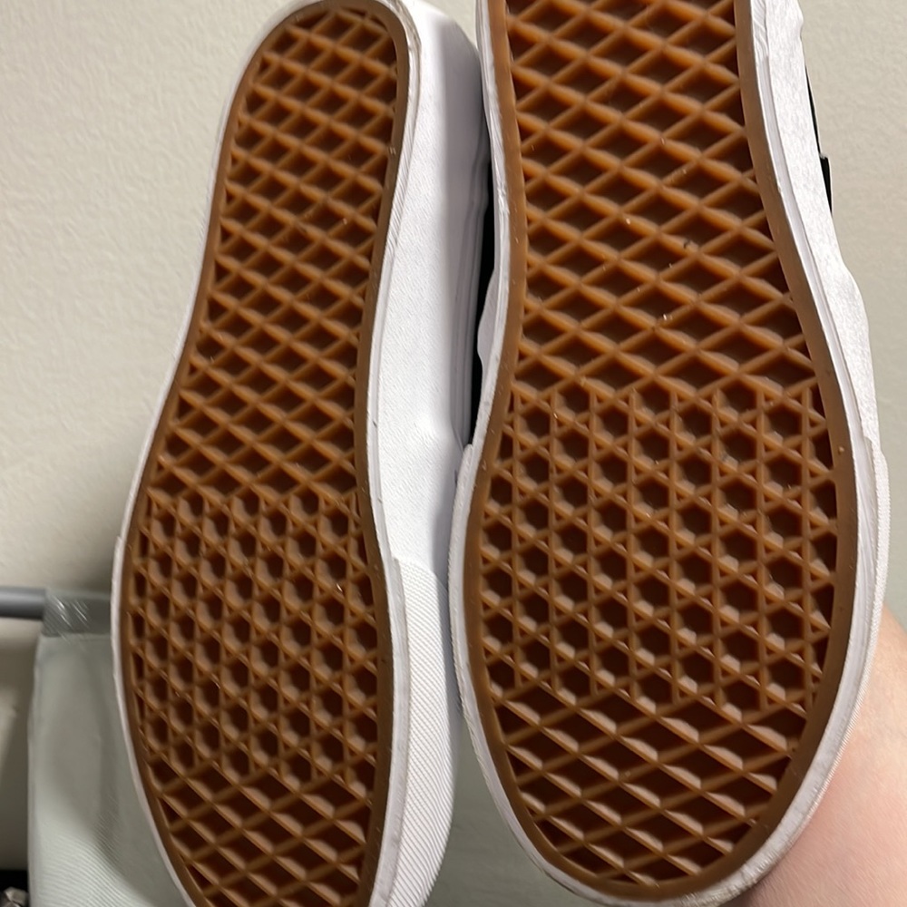 Vans - Picture 3 of 3